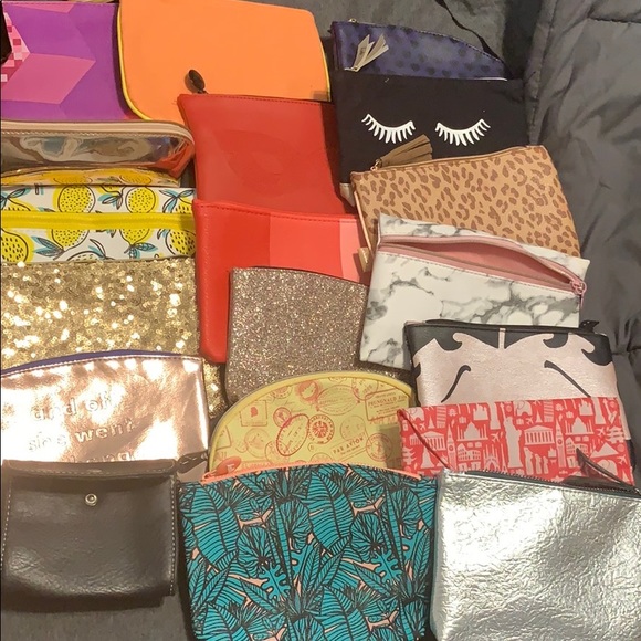 Lot of 23 Bags/Pouches - Picture 2 of 8